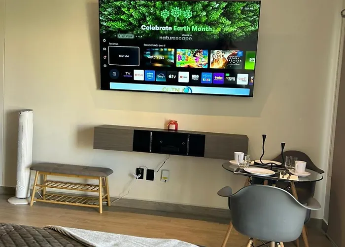 Loft Nuevo De Lujo Con Balcon Y Vista Historica De La Ciudad De Apartment *